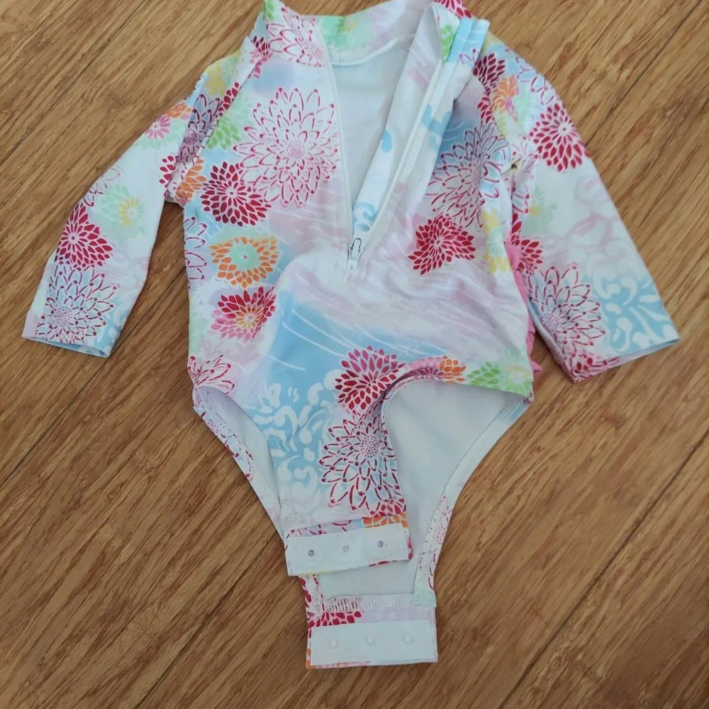 🎁 10/$25-Long sleeve swimsuit for baby, 6 months